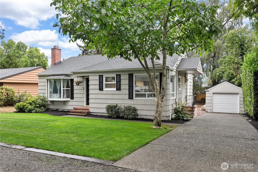 Photo of 1555 SW Grandview Avenue, Chehalis, WA 98532 (MLS # 2577300)