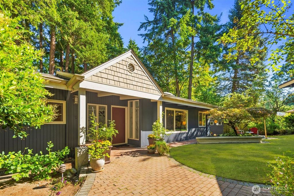 Photo of 12815 NE Fourth Place, Bellevue, WA 98005 (MLS # 2423871)