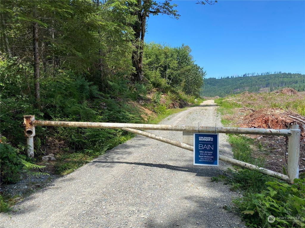 Photo of 24300 X14 N Lake Cochran Road, Monroe, WA 98272 (MLS # 1999823)