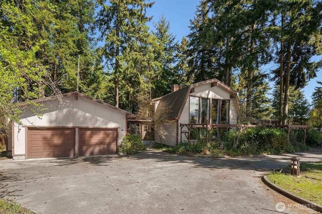 Photo of 1725 W 13th Street, Port Angeles, WA 98363 (MLS # 2510228)
