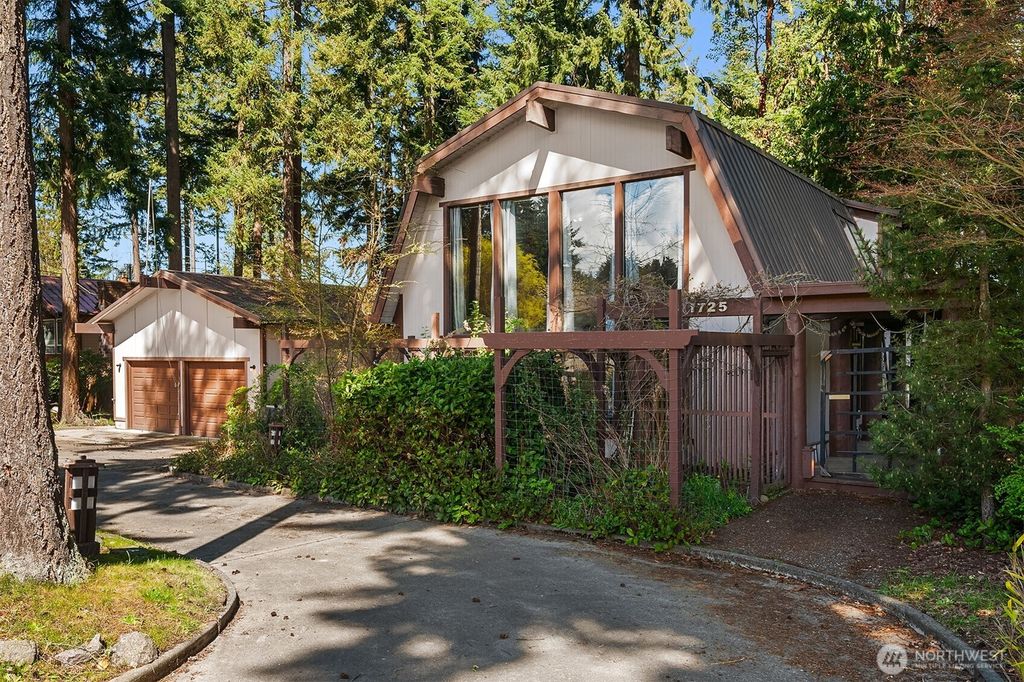 Photo of 1725 W 13th Street, Port Angeles, WA 98363 (MLS # 2510228)