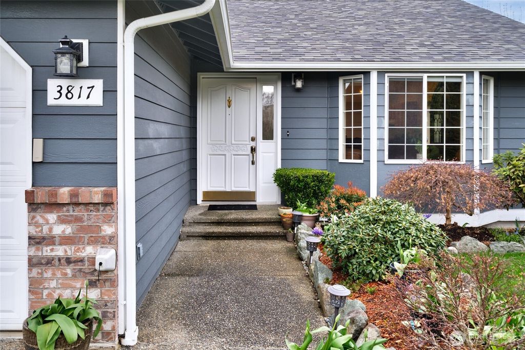 Photo of 3817 Moody Court, Mount Vernon, WA 98273 (MLS # 2499756)