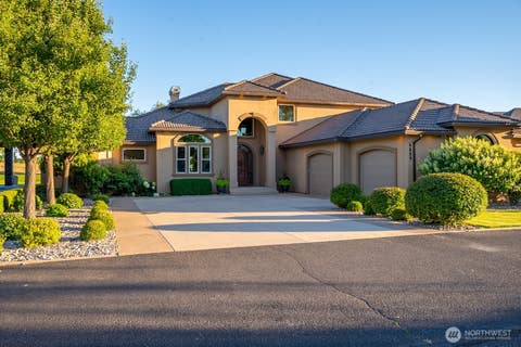 Photo of 6589 Eagle Drive NE, Moses Lake, WA 98837 (MLS # 2557498)