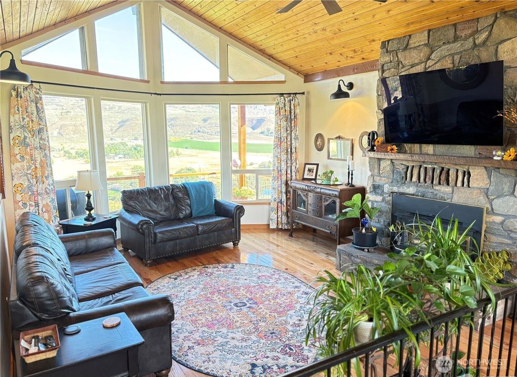 Photo of 8 Mundinger Lane, Omak, WA 98841 (MLS # 2508065)