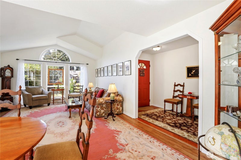 2329 Woodfield Loop SE