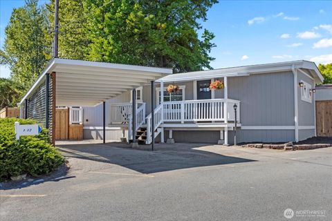 Photo of 14322 Admiralty Way Way #1, Lynnwood, WA 98087 (MLS # 2421091)