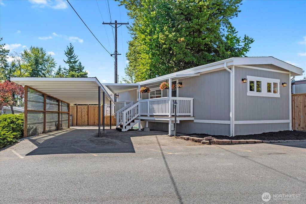 Photo of 14322 Admiralty Way Way #1, Lynnwood, WA 98087 (MLS # 2421091)