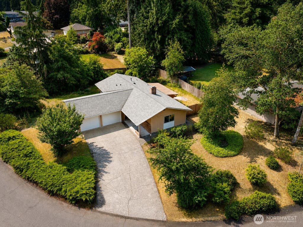 Photo of 433 SE Cougar Street, Olympia, WA 98503 (MLS # 2560379)