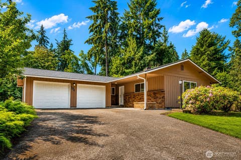 Photo of 433 SE Cougar Street, Olympia, WA 98503 (MLS # 2560379)