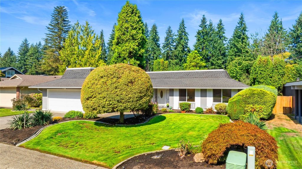 Photo of 32123 32nd Avenue SW, Federal Way, WA 98023 (MLS # 2429049)
