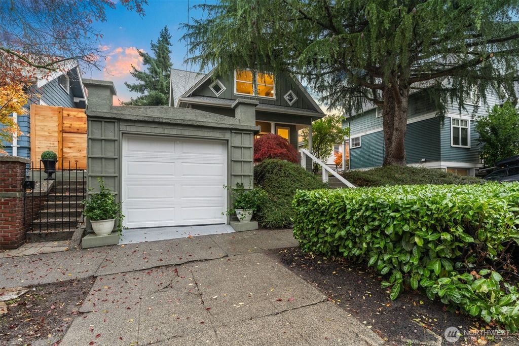 Photo of 349 16th Avenue, Seattle, WA 98122 (MLS # 2453092)