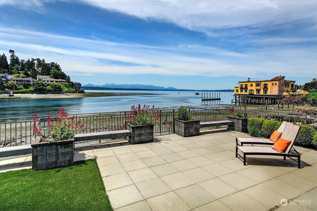 Photo of 5905 Seaview Avenue NW, Seattle, WA 98107 (MLS # 2138144)