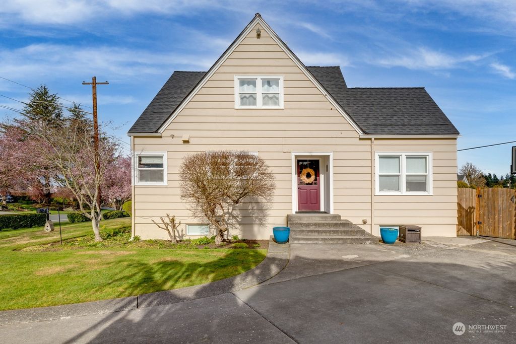 Photo of 531 Alverson Boulevard, Everett, WA 98201 (MLS # 2223330)