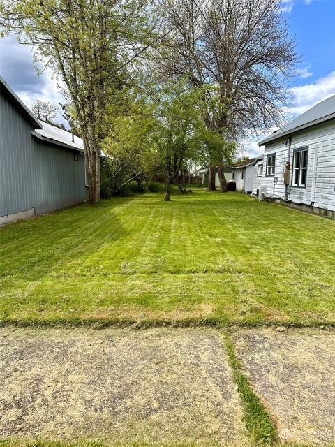 A home in Chehalis