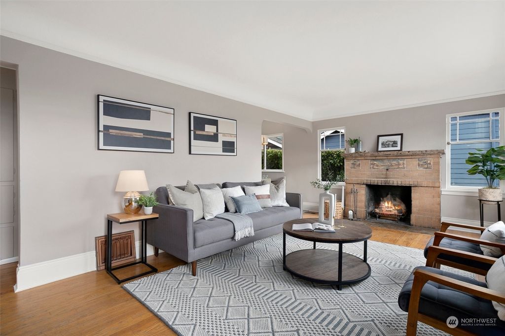 Photo of 4121 32nd Avenue SW, Seattle, WA 98126 (MLS # 2210535)