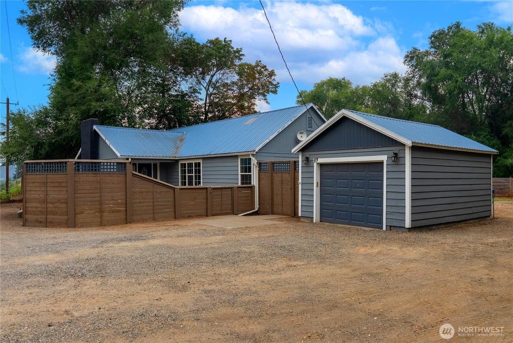 Photo of 89 Chesaw Road, Oroville, WA 98844 (MLS # 2566889)