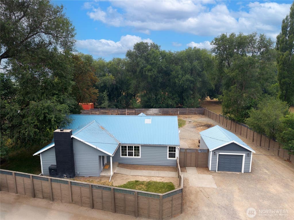 Photo of 89 Chesaw Road, Oroville, WA 98844 (MLS # 2566889)