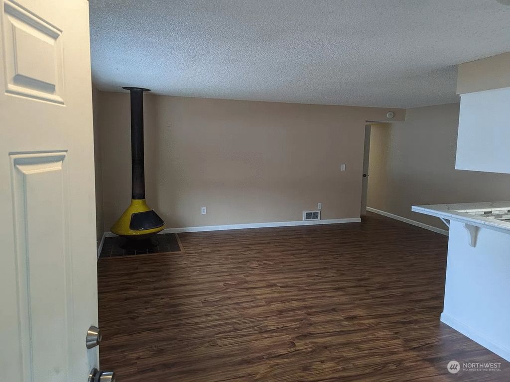 Photo of 13958 SE 173rd Place, Renton, WA 98058 (MLS # 2260588)
