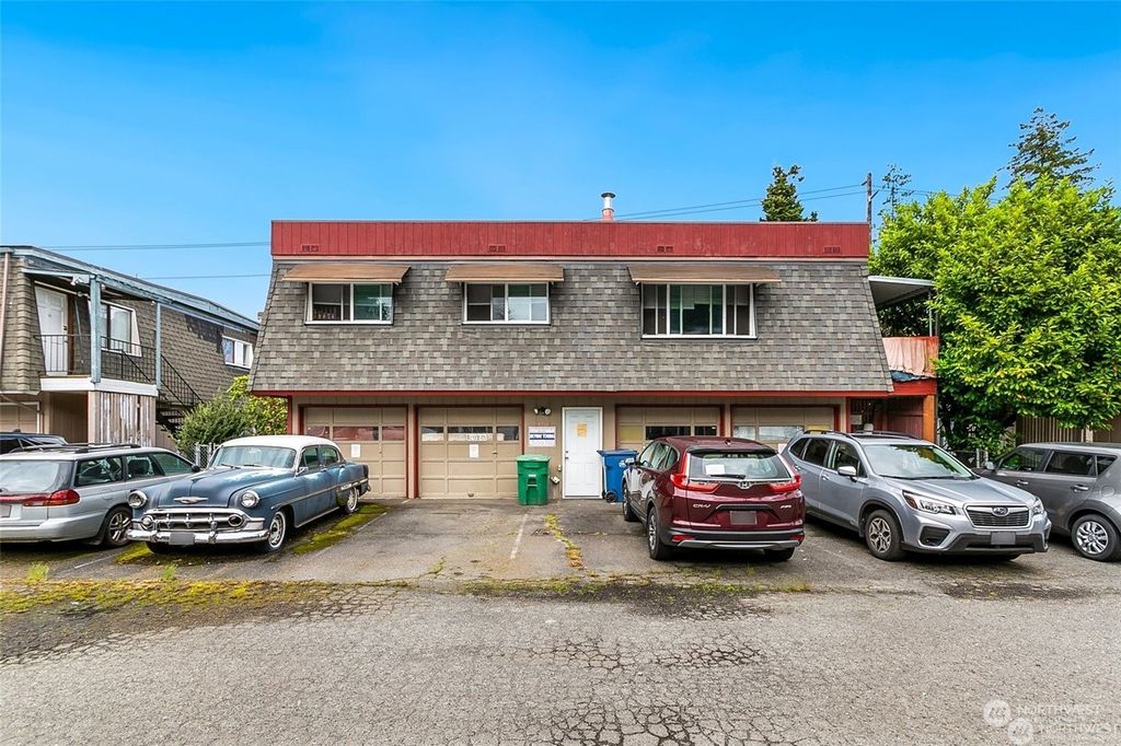 Photo of 13958 SE 173rd Place, Renton, WA 98058 (MLS # 2260588)