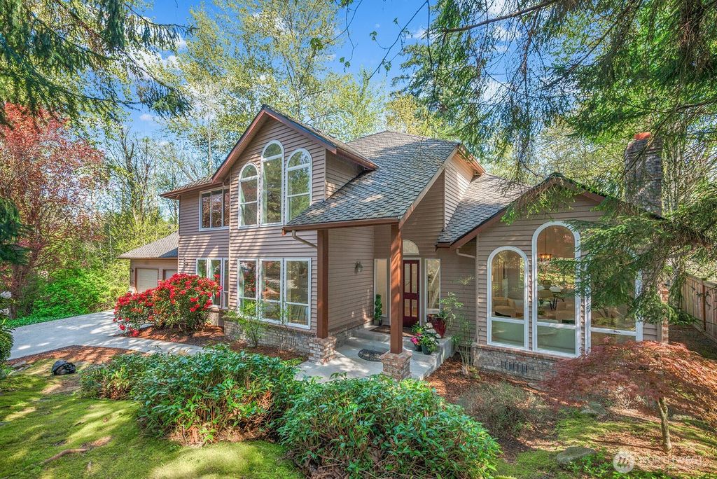 Photo of 16564 SE 49th Street, Bellevue, WA 98006 (MLS # 2363151)