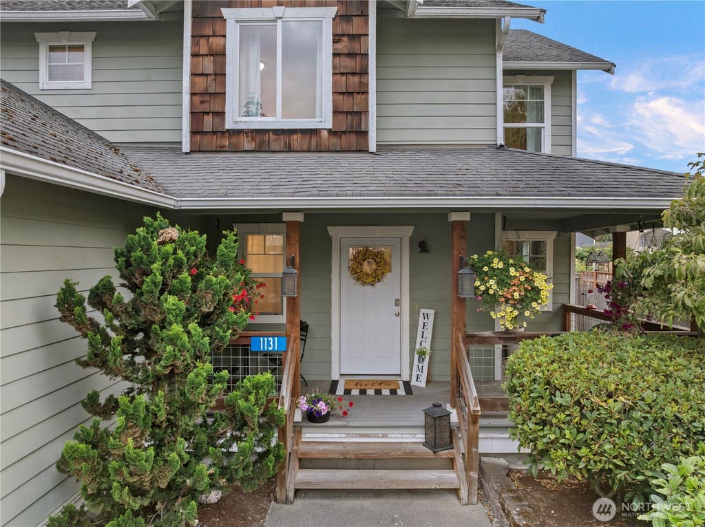 Photo of 1131 Homestead Drive, Burlington, WA 98233 (MLS # 2561745)