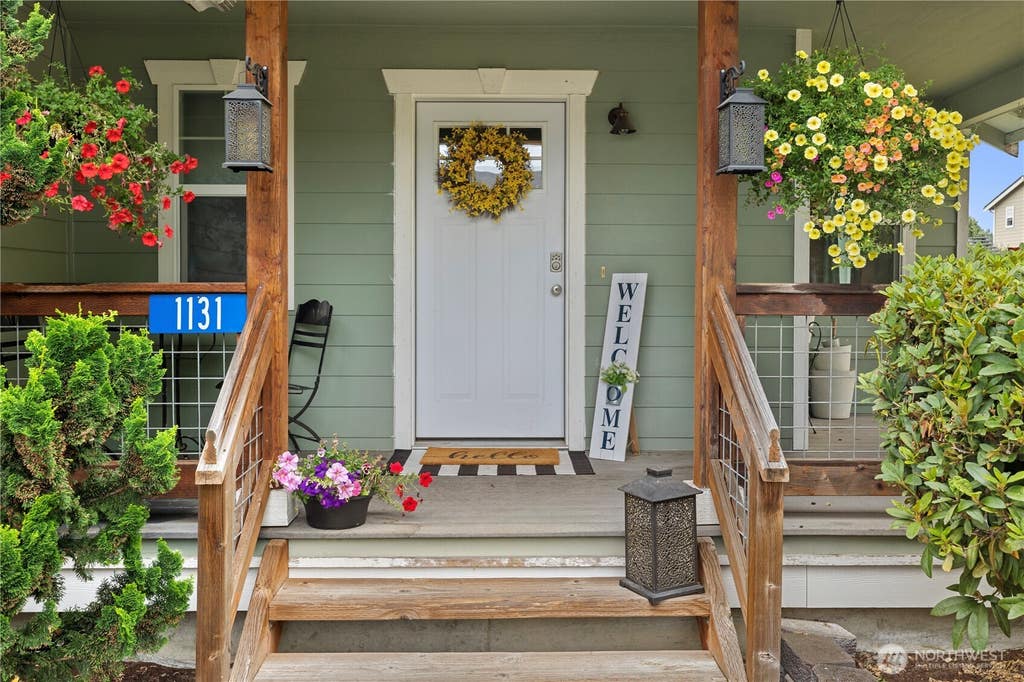 Photo of 1131 Homestead Drive, Burlington, WA 98233 (MLS # 2561745)