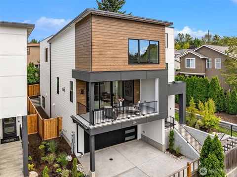 Photo of 134 8th Court, Kirkland, WA 98033 (MLS # 2439711)