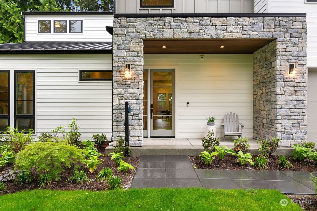 Photo of 4537 90th Avenue SE, Mercer Island, WA 98040 (MLS # 2240515)