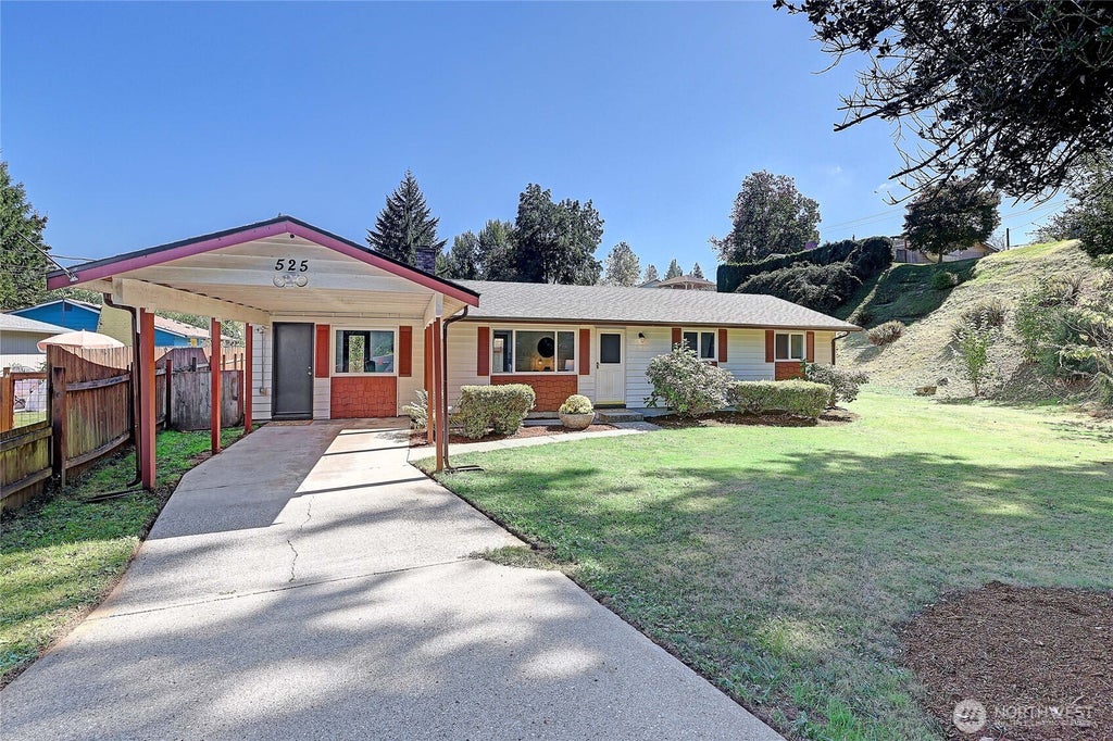 Photo of 525 N Alcazar Avenue, Arlington, WA 98223 (MLS # 2580382)