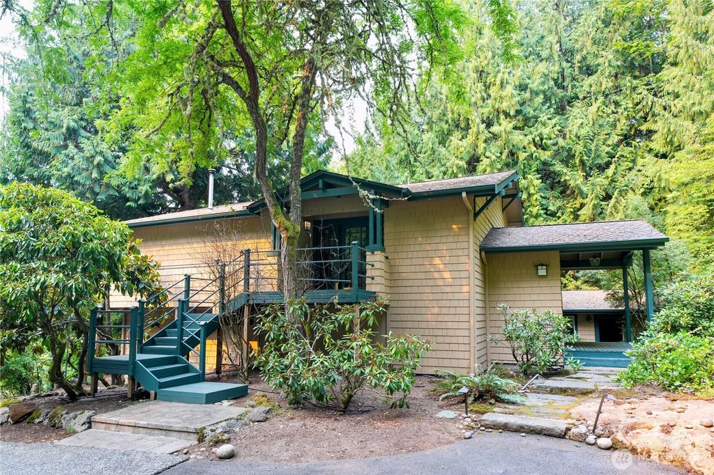 Photo of 17910 SE 110th Street, Renton, WA 98059 (MLS # 2429002)