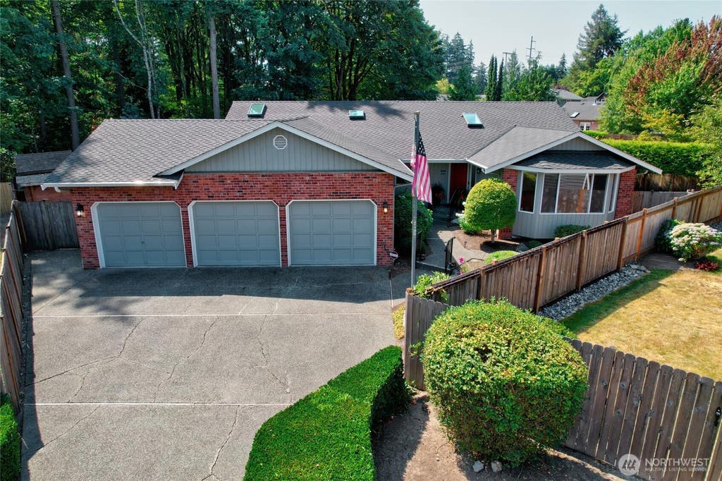 Photo of 4710 SE 123rd Street, Everett, WA 98208 (MLS # 2570837)
