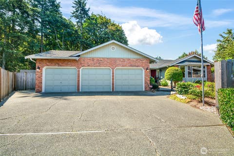 Photo of 4710 SE 123rd Street, Everett, WA 98208 (MLS # 2570837)