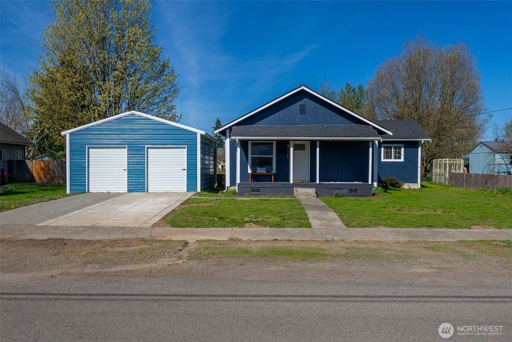 Photo of 1323 1323 Logan St St, Centralia, WA 98531 (MLS # 2505972)