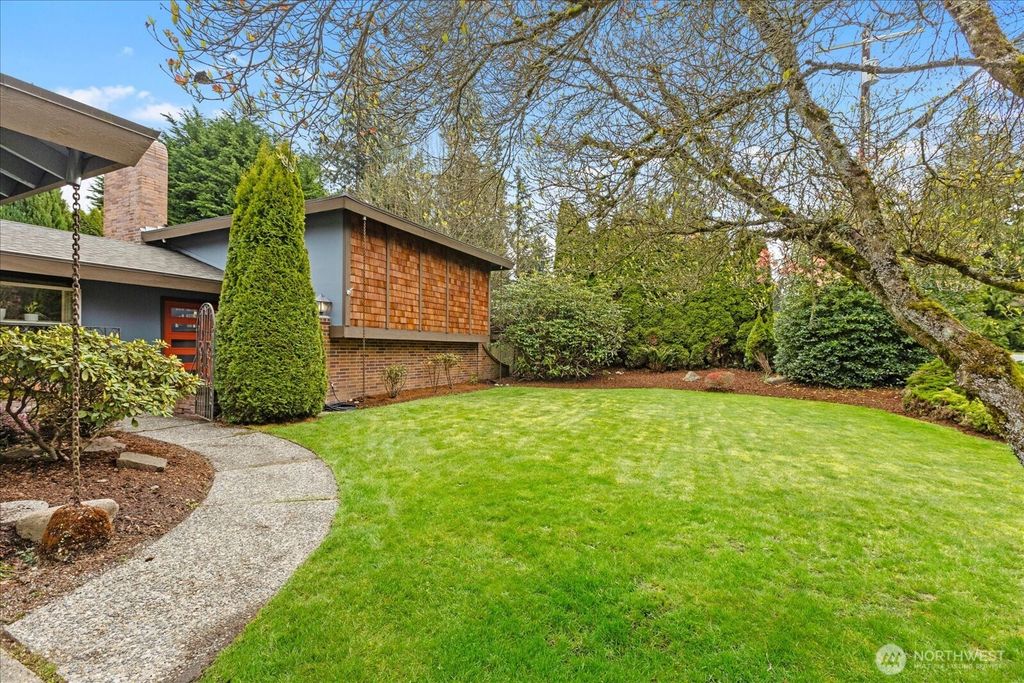 Photo of 22017 95th Place W, Edmonds, WA 98020 (MLS # 2512054)