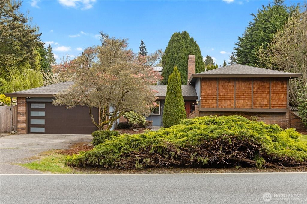 Photo of 22017 95th Place W, Edmonds, WA 98020 (MLS # 2512054)