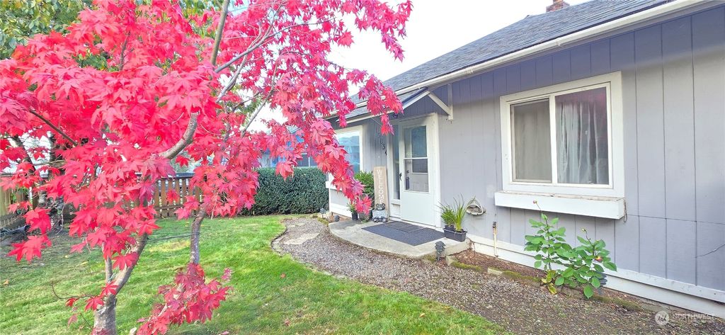 Photo of 13034 38th Avenue S, Tukwila, WA 98168 (MLS # 2308610)