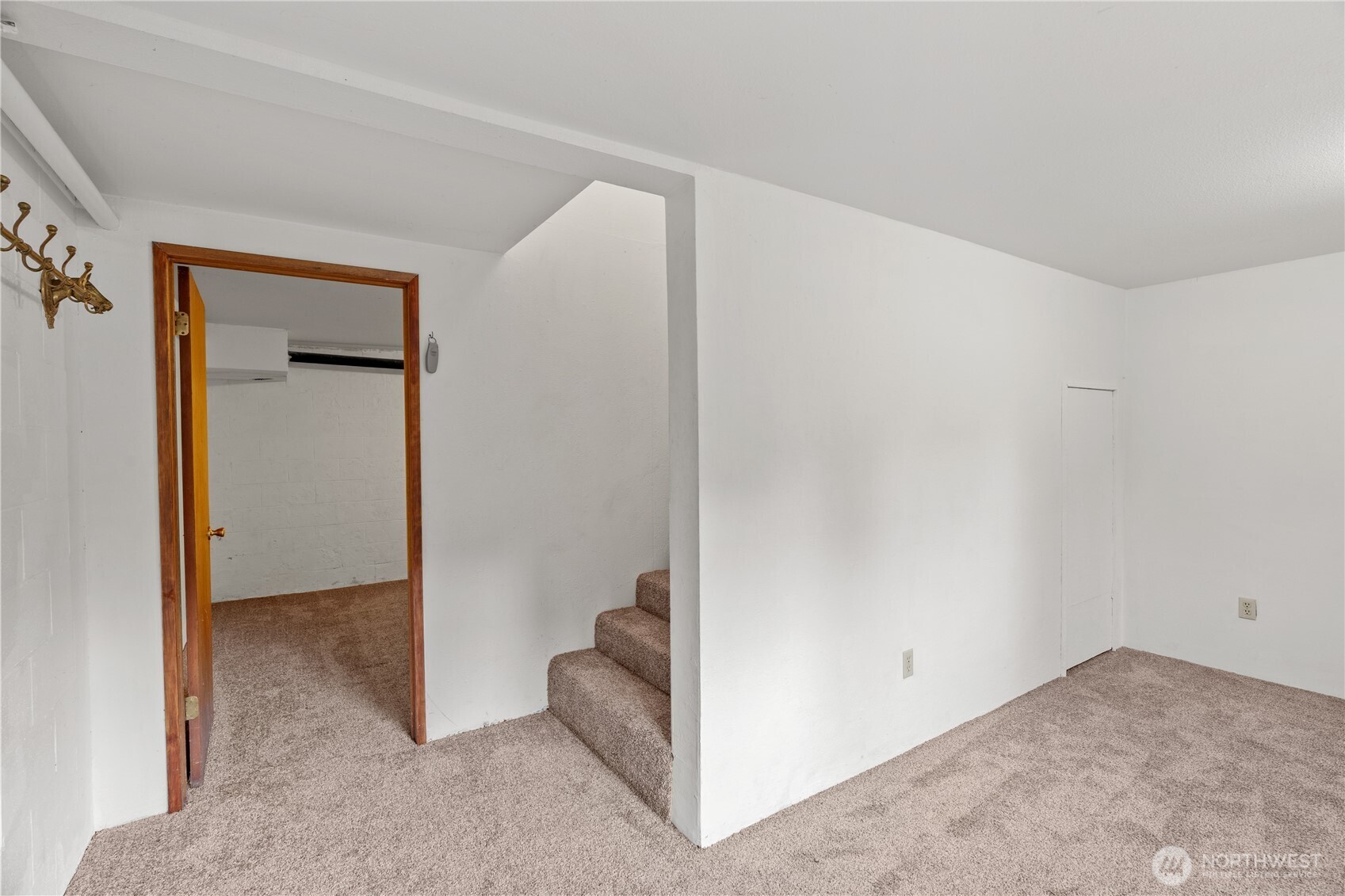 467 E Mommsen Street