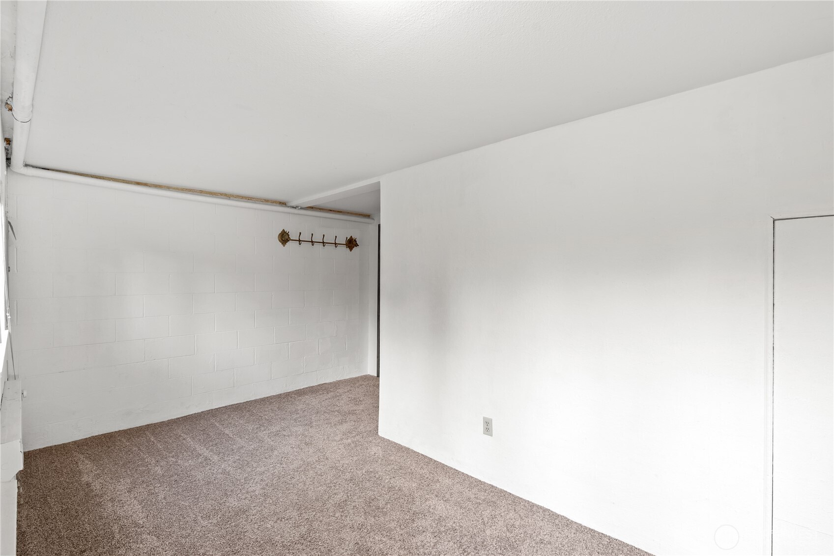 467 E Mommsen Street