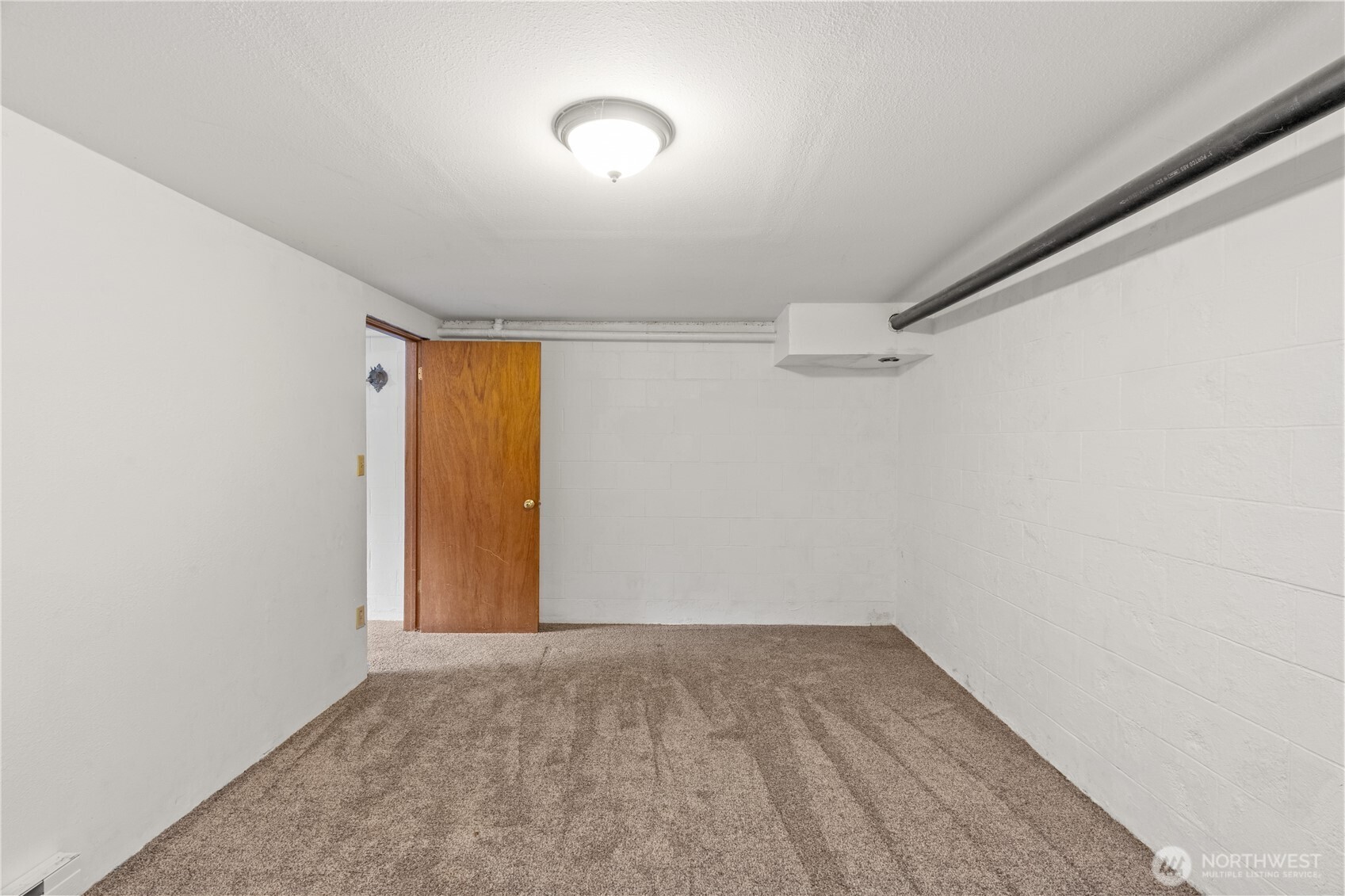 467 E Mommsen Street