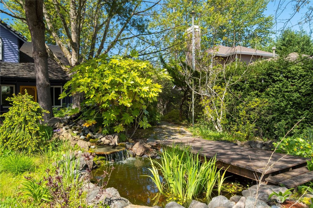 Photo of 13304 SE 263rd Place, Kent, WA 98042 (MLS # 2066760)