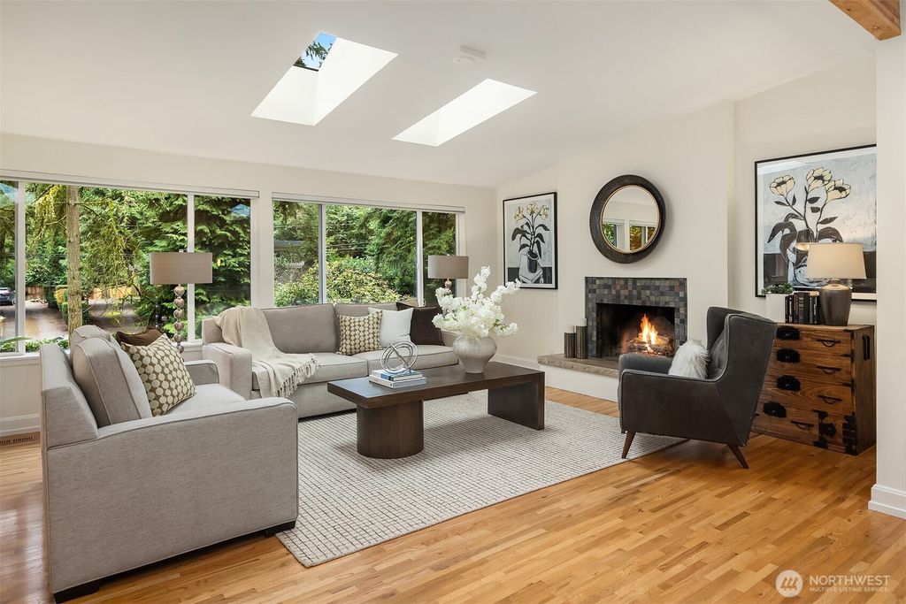 Photo of 2705 107th Avenue SE, Beaux Arts, WA 98004 (MLS # 2477336)