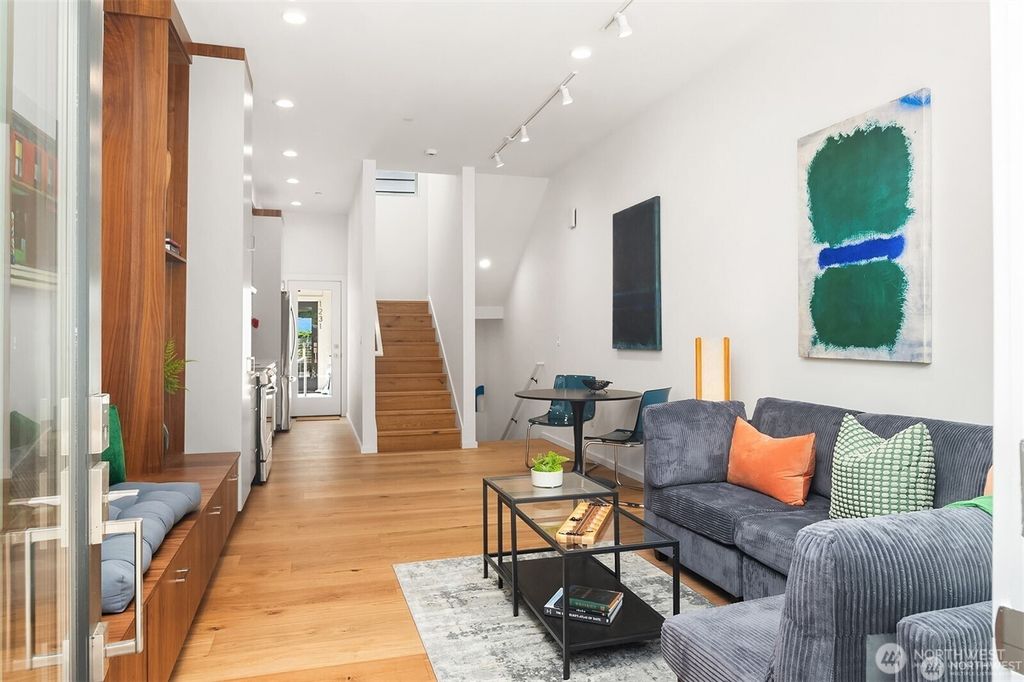 Photo of 631 13th Avenue E, Seattle, WA 98102 (MLS # 2434173)