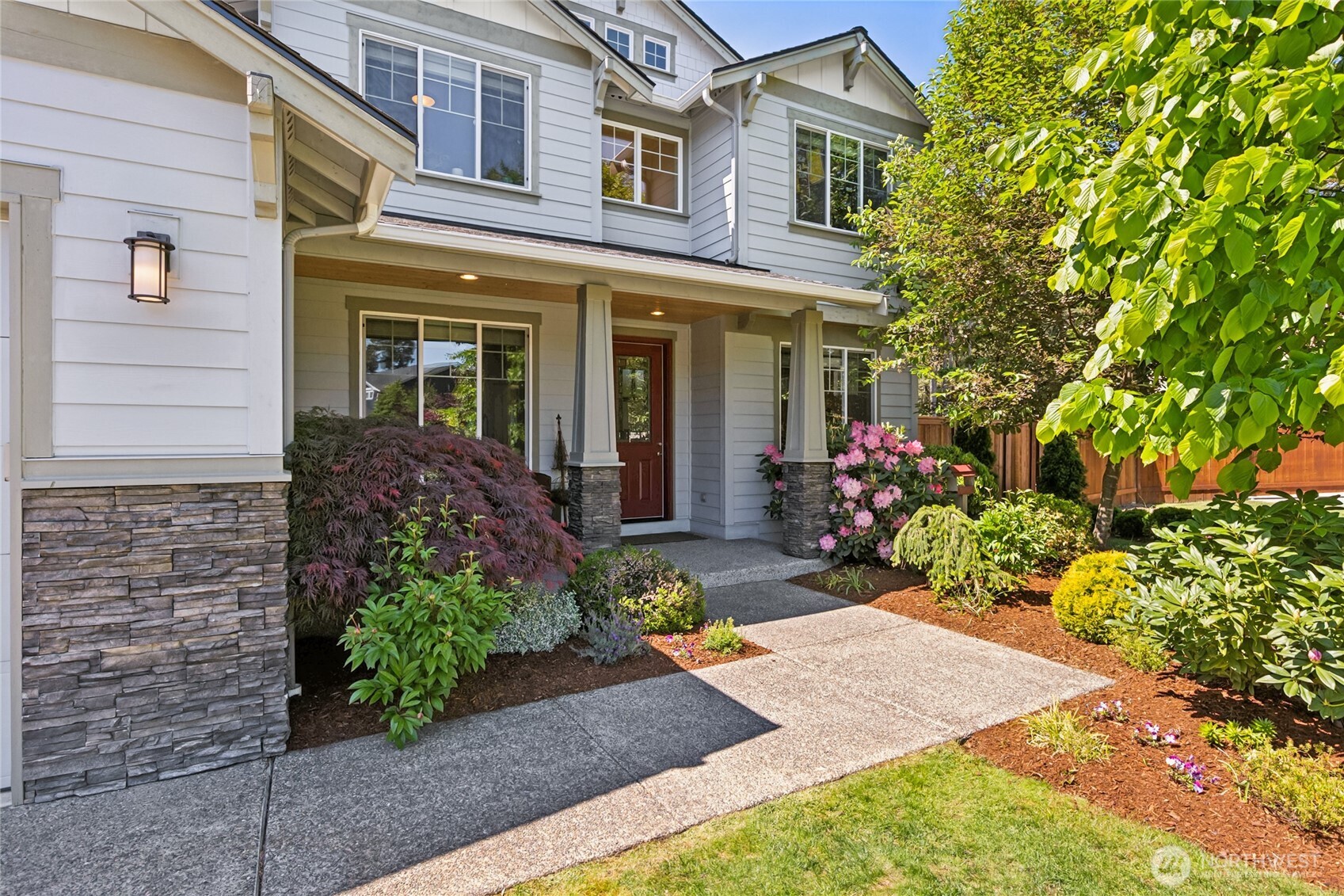 5143 Nuthatch Court NE