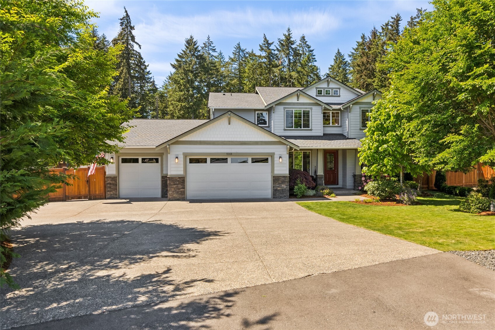 5143 Nuthatch Court NE