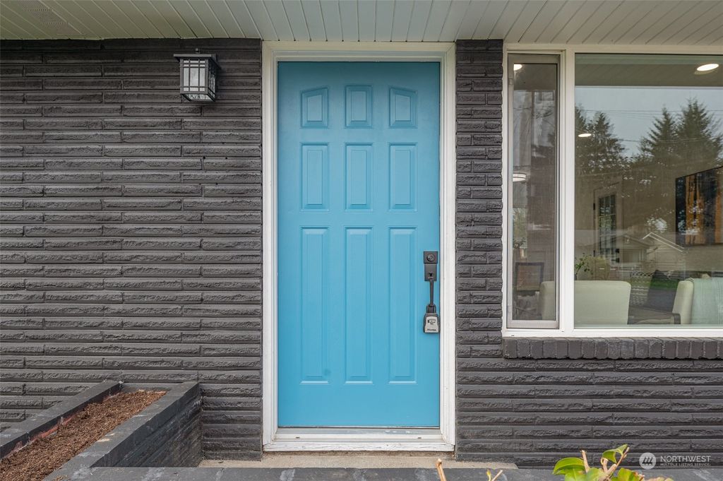 Photo of 3600 NE 10th ST St, Renton, WA 98056 (MLS # 2220938)