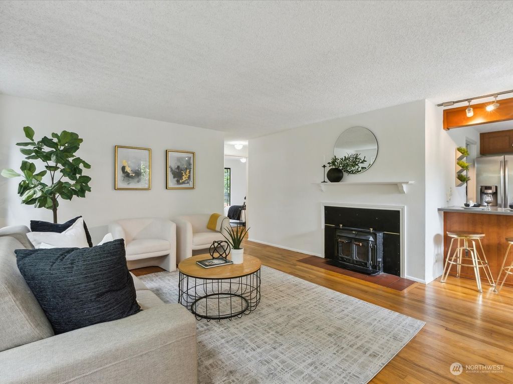 Photo of 14005 19th Avenue NE, Seattle, WA 98125 (MLS # 2125501)