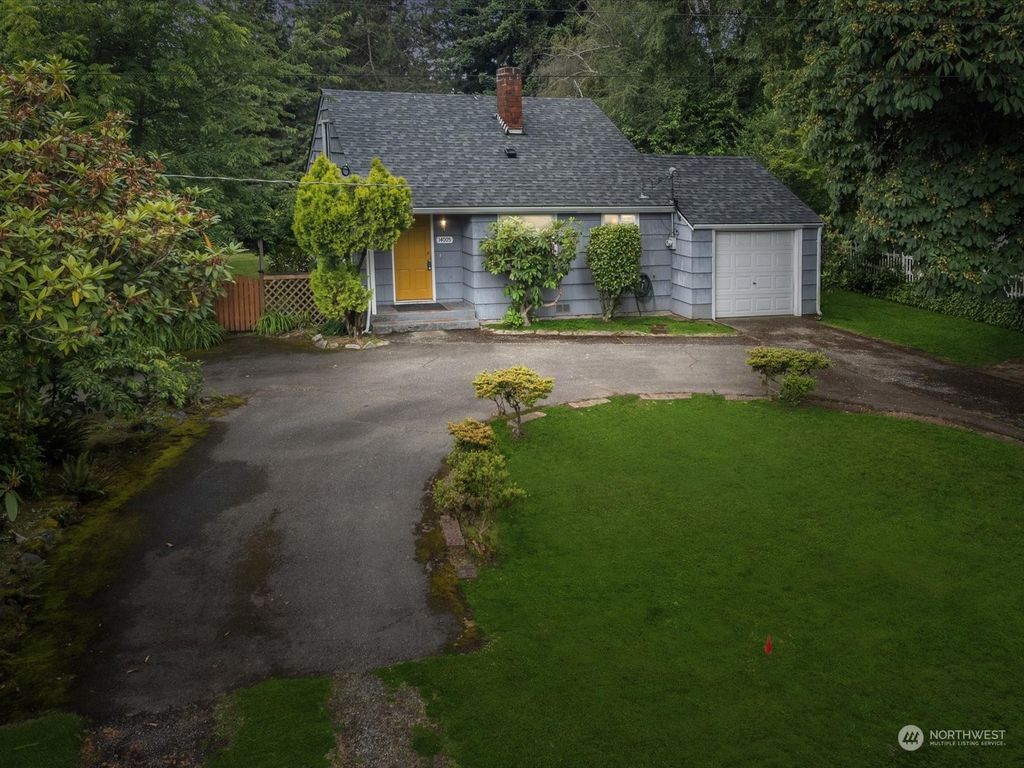 Photo of 14005 19th Avenue NE, Seattle, WA 98125 (MLS # 2125501)