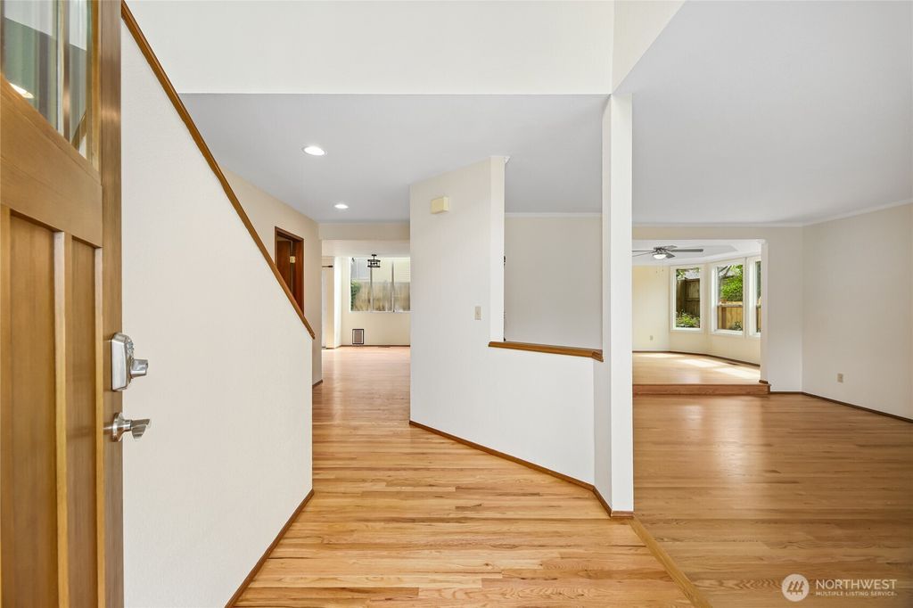 Photo of 337 S 302nd Place, Federal Way, WA 98003 (MLS # 2363358)