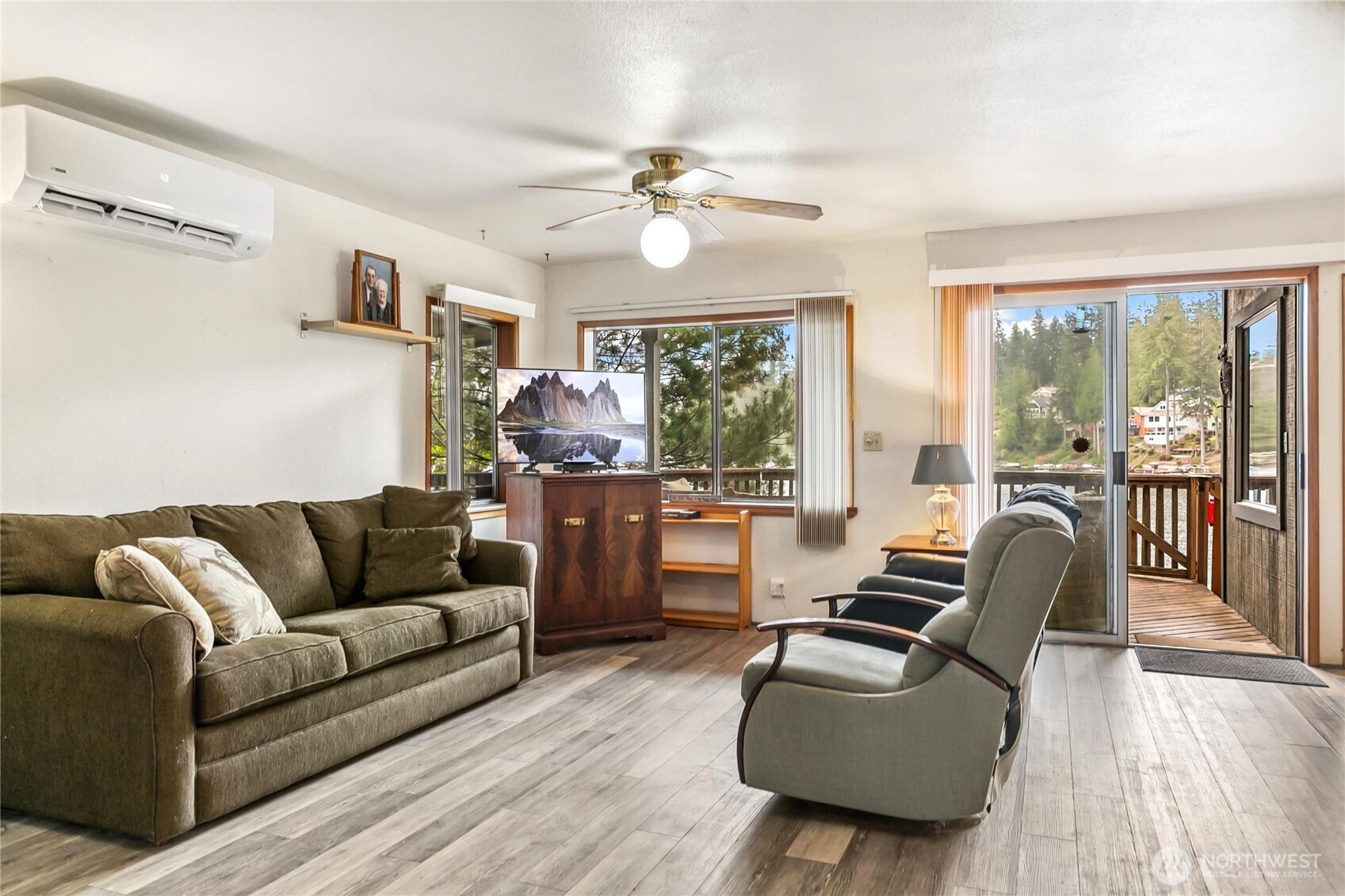 30 NE Lake Drive