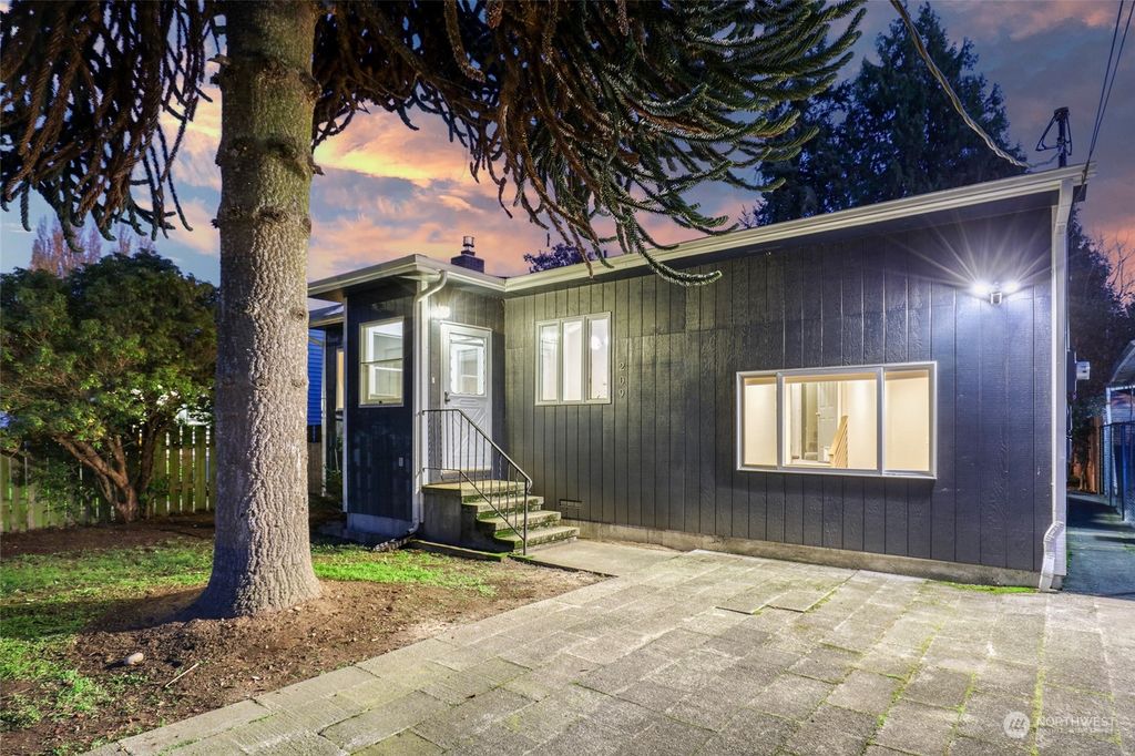 Photo of 209 S 107 Street, Seattle, WA 98168 (MLS # 2182429)